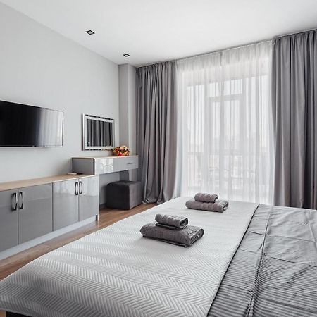 Grey Apartment In 14 Floor Odessa Eksteriør bilde